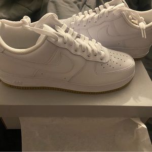 Gum bottom forces! Never worn or tried on. Original box